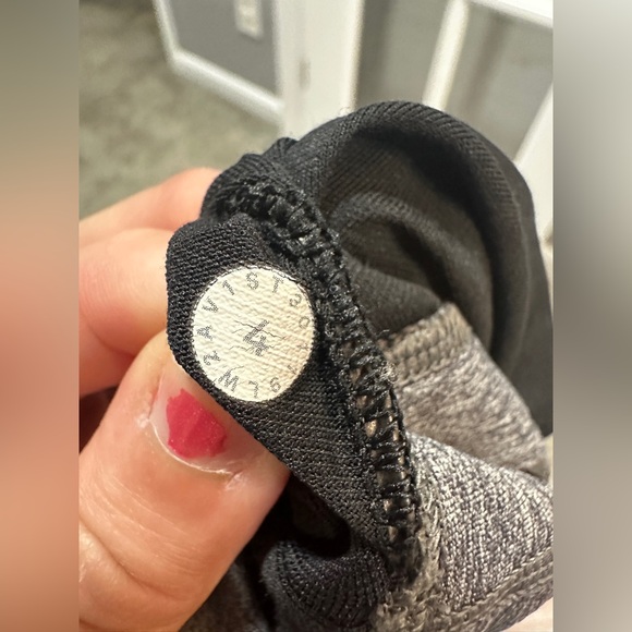 Lululemon Energy Bra *Long Line-Heathered Black - Picture 8 of 8